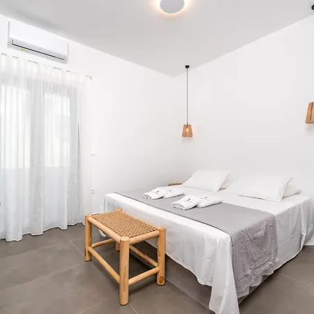 Hotel Aqualung Kamári